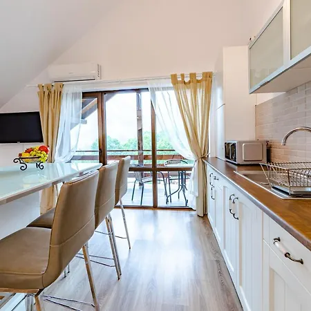 Yael Luxury 2 * بوستين