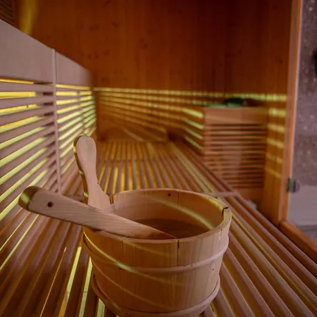 Yael Luxury 2 *